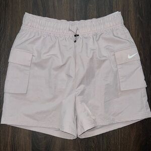 Nike Women's NSW Essential Woven Loose Fit Shorts, Size: Medium